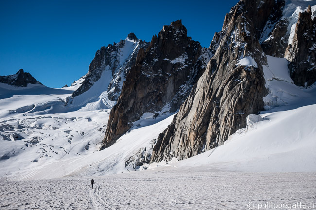 On the way to Point Adolphe Rey (center) (© P. Gatta)
