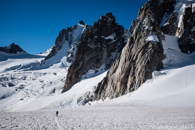 On the way to Point Adolphe Rey (center) (© P. Gatta)