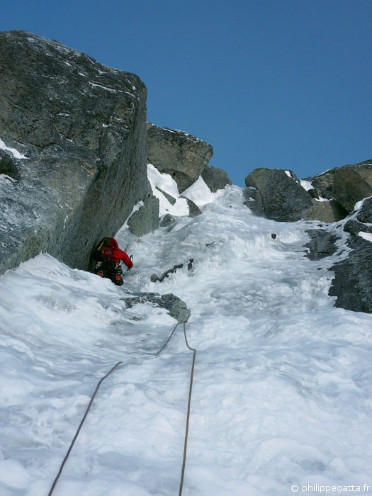 Jon Griffith in the second crux (© P. Gatta)