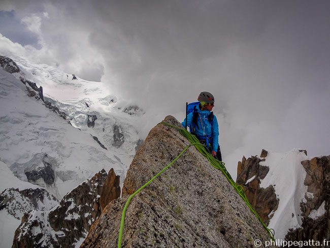 Anna on the top of South East Pilastre of Aiguille du Midi (© P. Gatta)