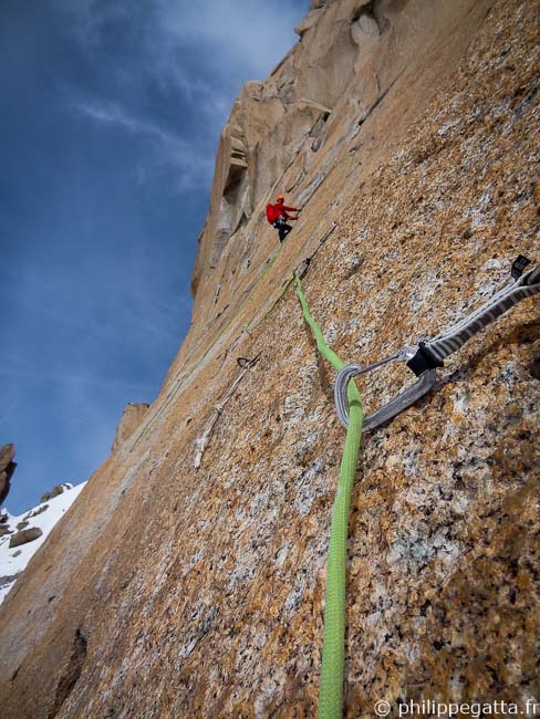 Philippe in 3rd picth of Rebuffat - Baquet, Aiguille du Midi (© A. Gatta)