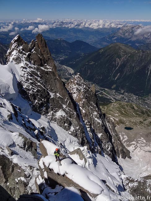 Climbing Aiguille du Caiman (© A. Chabot)