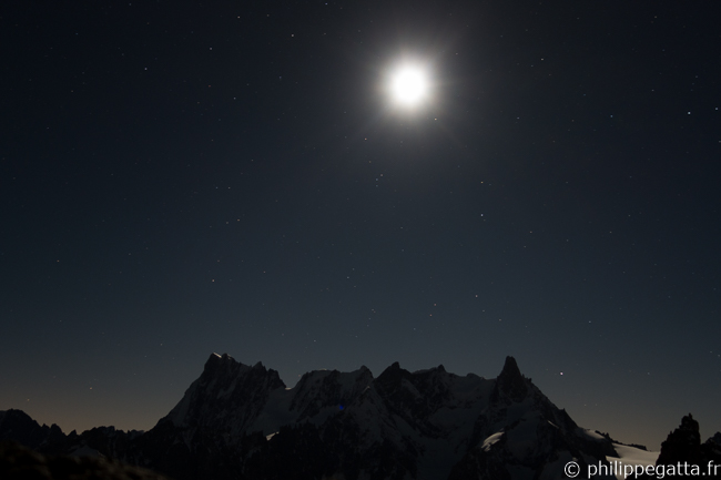 Full moon over Grandes Jorasses and Rochefort ridge from Col du Fou (© P. Gatta)