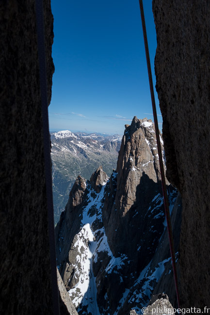 A chimney on the way down from Aiguille du Fou (© P. Gatta)