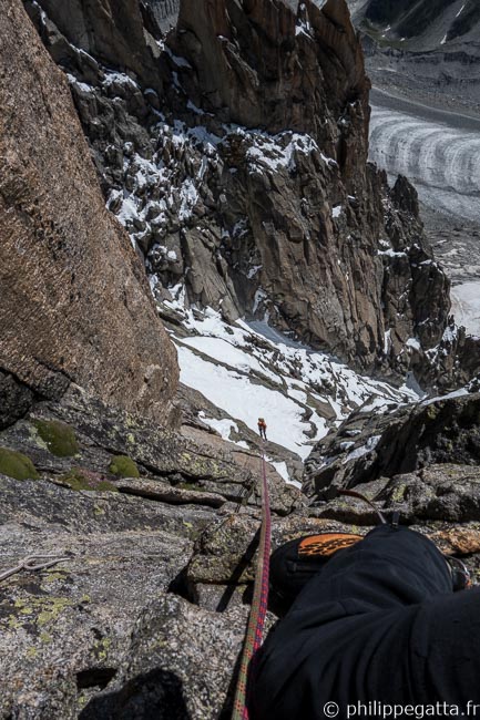 Abseiling from Aiguille du Fou (© P. Gatta)