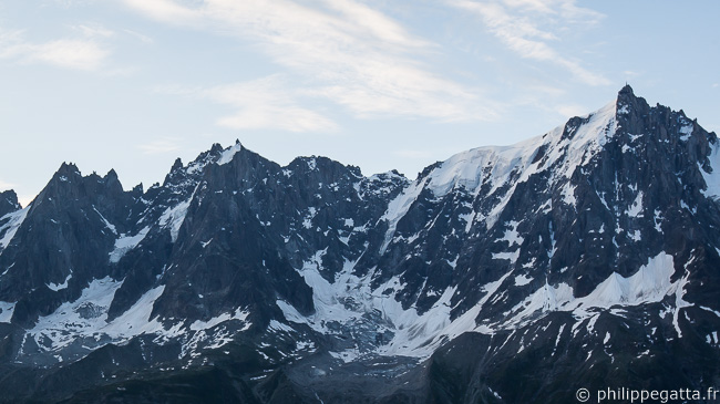 Aiguille du Midi (right) to Aiguille de Blaitière (left) (© P. Gatta)