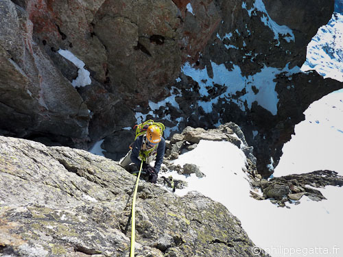 Anna in the rocky section of West Couloir of Gelas (© Philippe Gatta)
