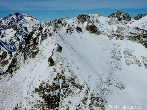 Southeast face of Ponset, my trail is visible in the center of the face (© P. Gatta)