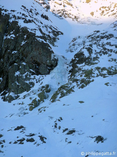 The first ice fall of the Garriou - Pippolini route (© P. Gatta)