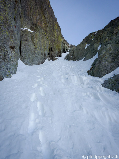 East Couloir used for the descent (© Philippe Gatta)