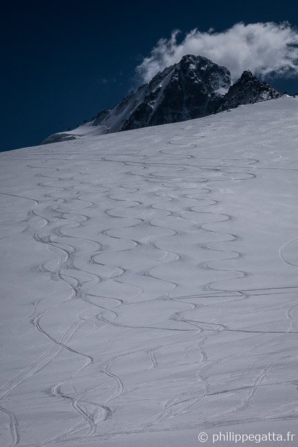 Amazing descent to Le Tour (© P. Gatta)