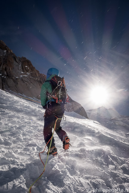Anna with Mont Blanc du tacul behind (© P. Gatta)