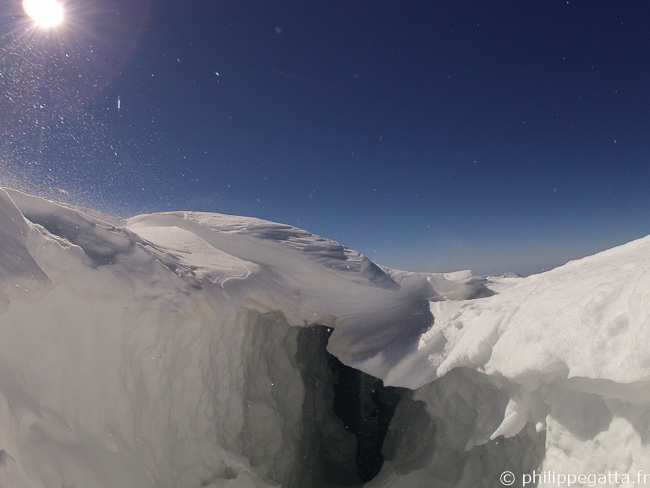 Crevasses below Dome du Gouter (© P. Gatta)