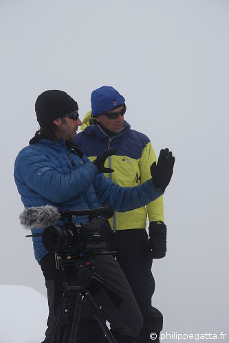 Alastair Lee and Philippe reviewing the mountaineering scene (© Anna Gatta)