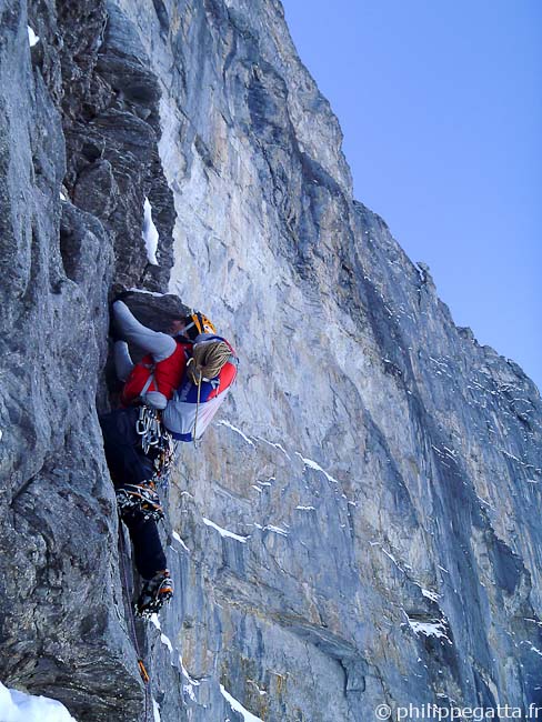 Philippe in the Difficult Crack, North Face of Eiger (© Alex Chabot)