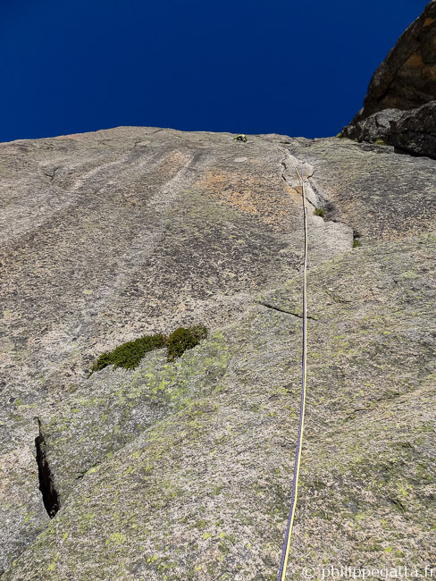 The steep first 6a+ pitch (© A. Gatta)