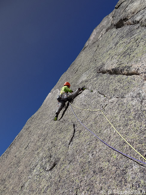 Second 6a+ pitch of Guy-Anne, l'insolite (© A. Gatta)