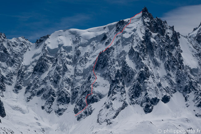 Frendo Spur, Aiguille du Midi 1200m, D III 5a 65° (© P. Gatta)