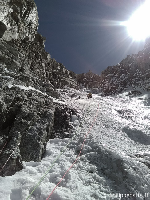 Climbing the Goulotte Bodin Afanasieff (© P. Gatta)