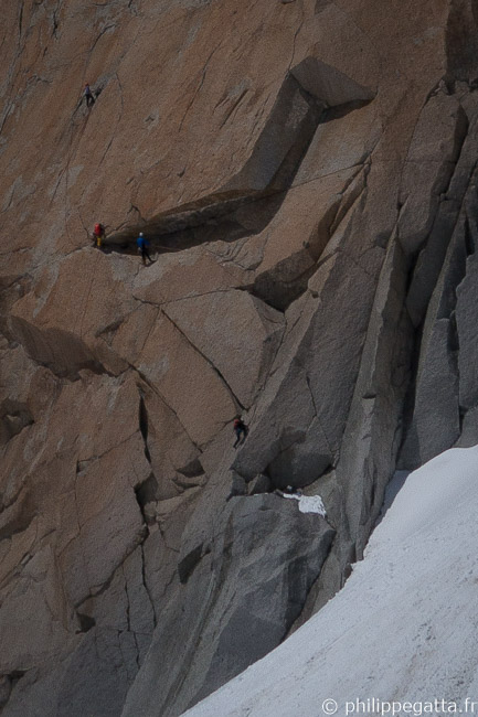 Climbers in the Rebuffat, Aiguille du Midi (© P. Gatta)