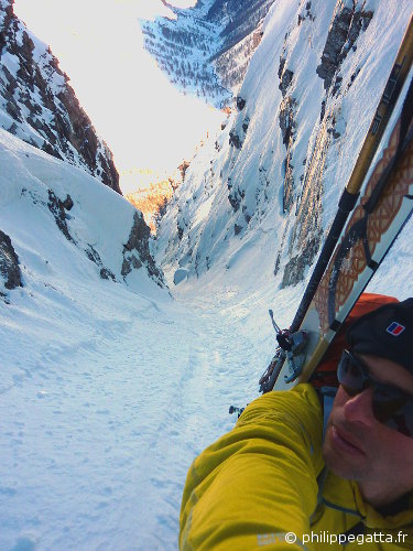 In the Northeast Couloir of Bec du Chateau