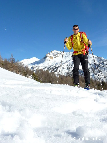 Way back to Col de Salèse, Cime de Rogué behind (© P. Gatta)