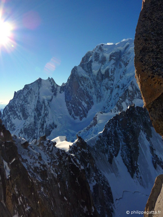 Peuterey ridge and wind on Mont Blanc from Tour Ronde (© P. Gatta)