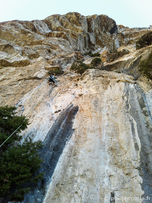 First pitch of Dissipation, 6a+ (© P. Gatta)