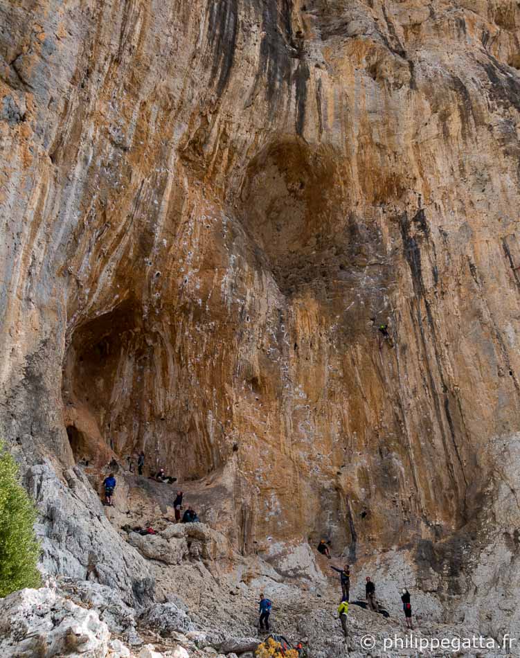 Spartacus and its famous Danyboy 8a in the center, Kalymnos (© P. Gatta)