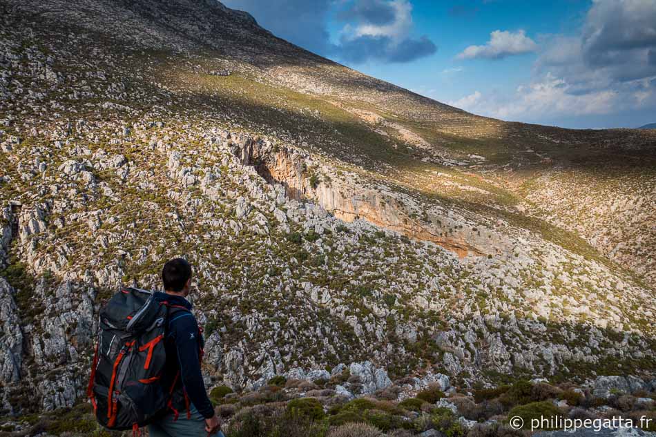 On the way to Sikati Cave, Kalymnos(© A. Gatta)