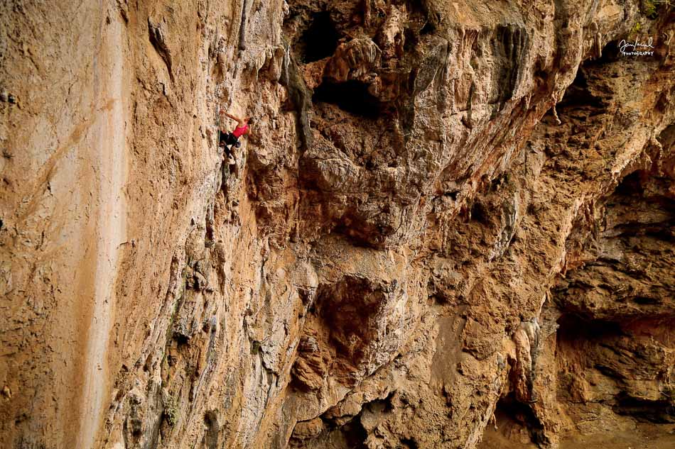 Anna in Ou est l'equipe, Sikati Cave, Kalymnos (© Jan Novak)