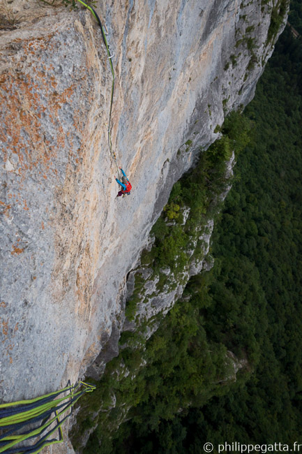 Anna in the 8th pitch, 7a+ (© P. Gatta)