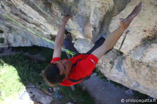 Philippe in Dies Irae, 8a+. Deverse, Gorges du Loup (© Philippe. Gatta)