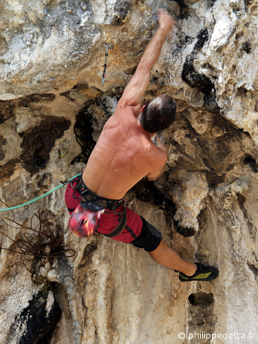 Philippe in Quel trip te guette, 7c+ (© P. Gatta. Photo J. Nanin)