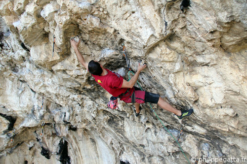 Philippe in Le retour de Mö, 7c+ (© P. Gatta. Photo J. Nanin)