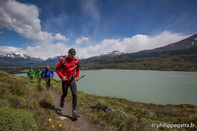 Trail running in Patagonia (© Philippe Gatta)