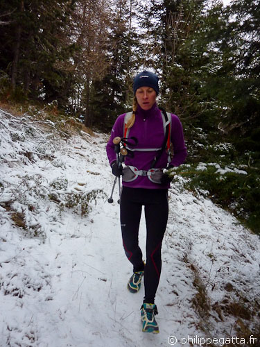 Anna close to the Brec d'Ilonse (© Philippe Gatta)