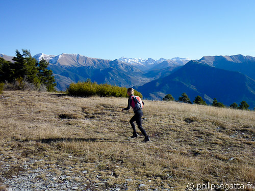 Anna close to Col des Fourches (© Philippe Gatta)