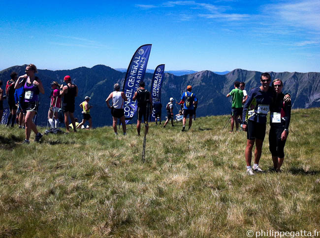 Anna and Philippe at the finish line of Km Vertical (© P. Crahes)