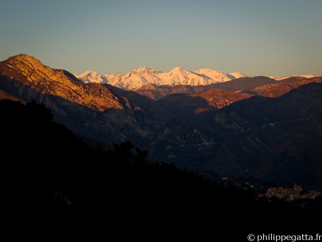 Sunset on Roccassièra and the Alps (© Philippe Gatta)