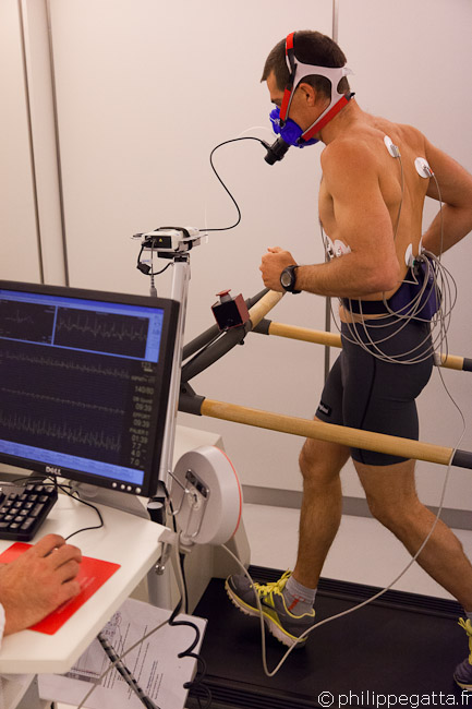 Philippe during the treadmill stress test / Test d'effort (© Anna Gatta)