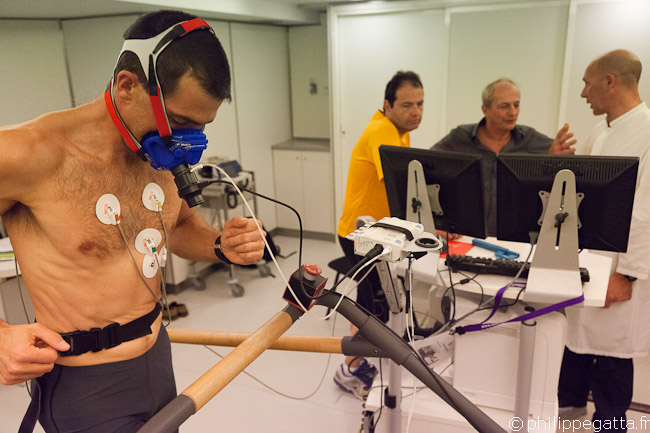 Philippe during the treadmill stress test / Test d'effort (© Anna Gatta)