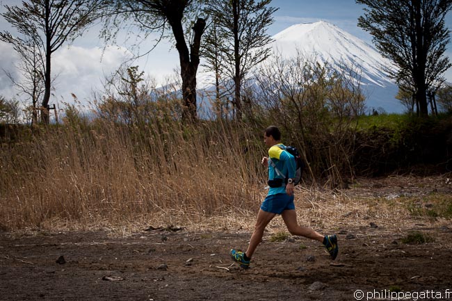 Philippe at Yagisaki-Kouen with Mt. Fuji behind (© Anna Gatta)